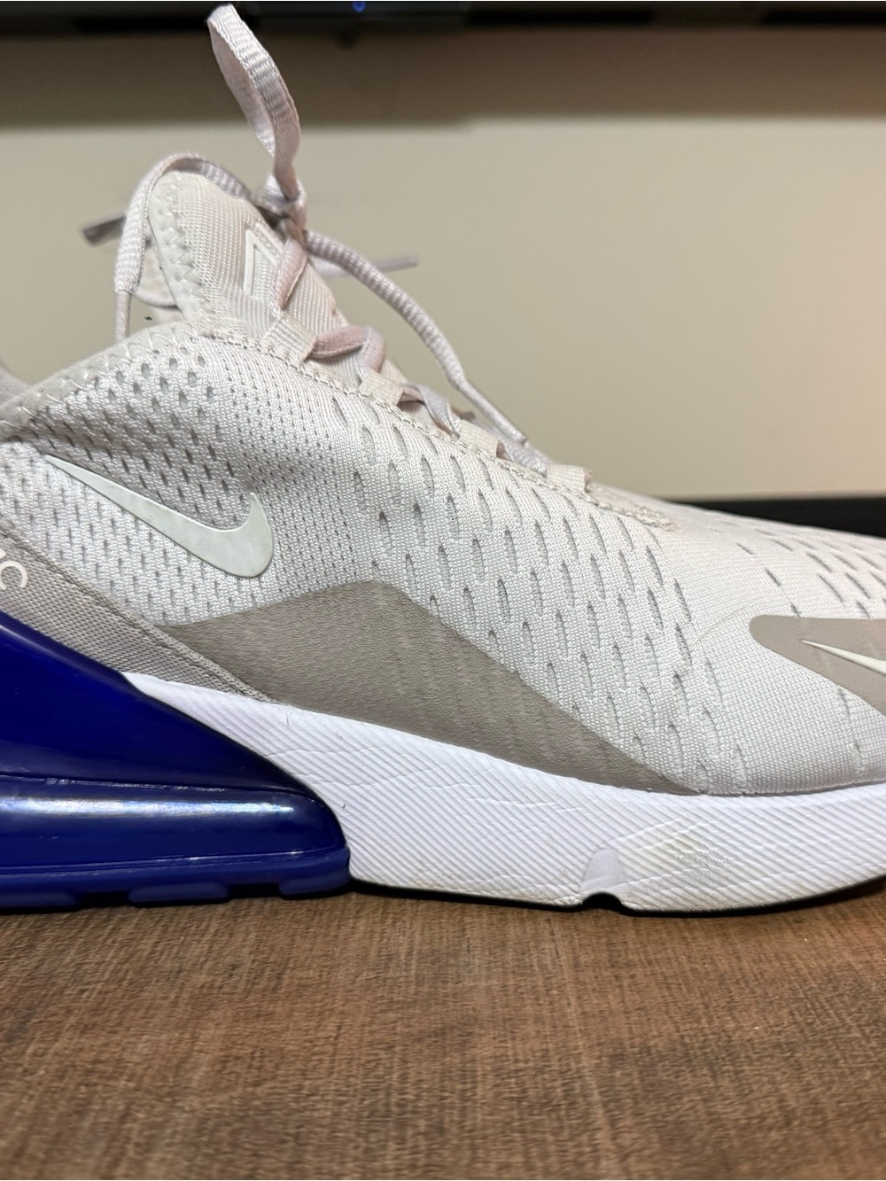 Nike Men’s Sneakers in White with Blue Air Unit